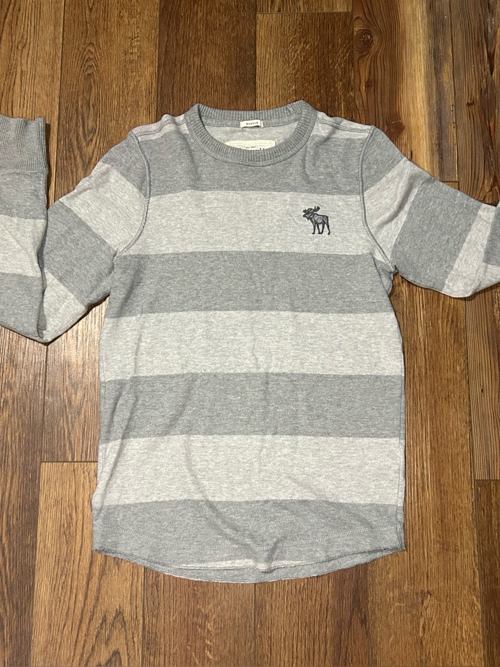 Abercrombie & Fitch Men’s Muscle Fit Cotton Knit Crewneck Pullover S Gray